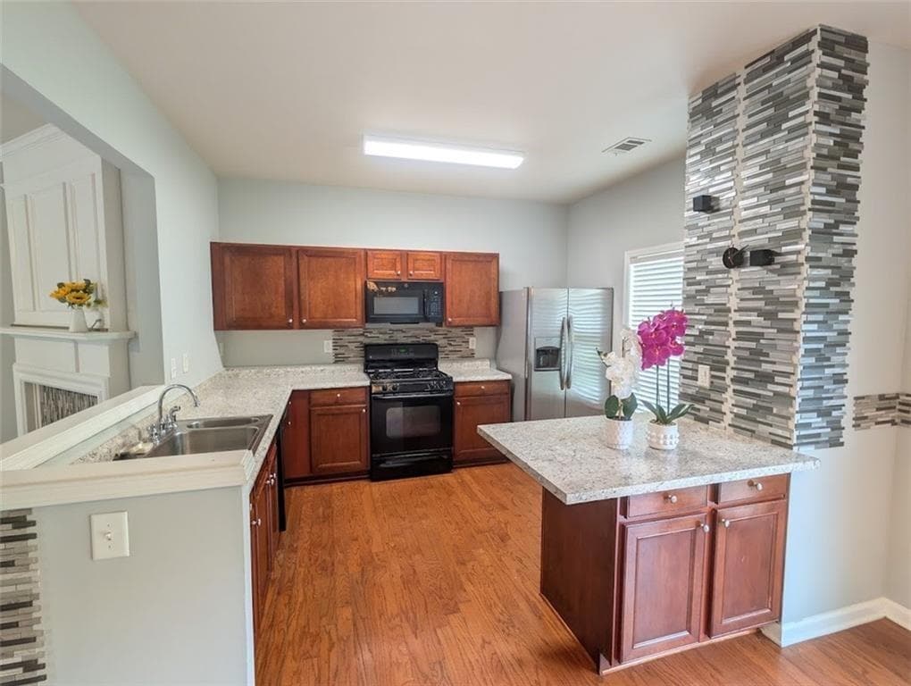 3 bedroom, 3 bathroom, 1,386 sq ft townhouse for rent at 1010 Prestwyck Court, Alpharetta, GA 30004 for $2,199 a month — photo 4