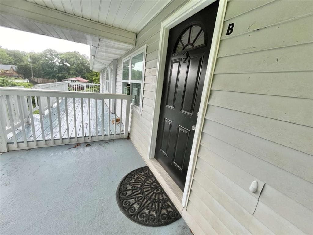 2 bedroom, 1 bathroom, 1,015 sq ft duplex for rent at 4415 Oak Street B, Oakwood, GA 30566 for $1,250 a month — photo 2