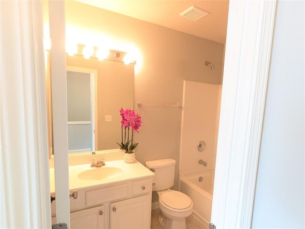 3 bedroom, 3 bathroom, 1,386 sq ft townhouse for rent at 1010 Prestwyck Court, Alpharetta, GA 30004 for $2,199 a month — photo 9