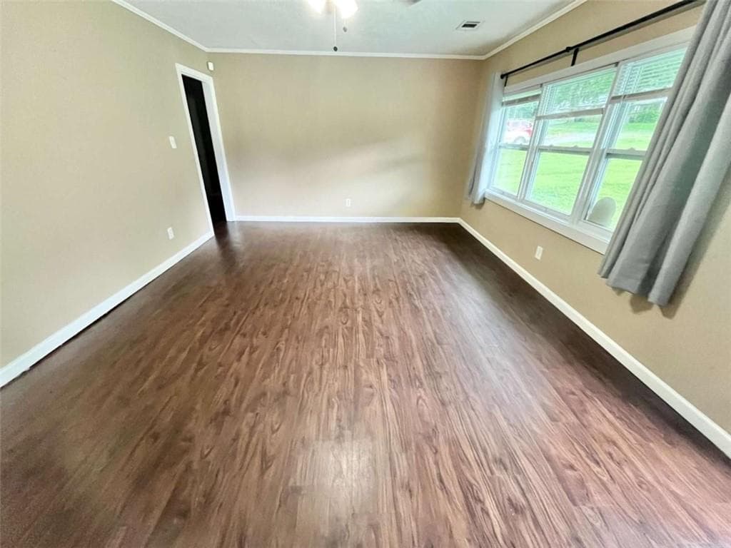 2 bedroom, 1 bathroom, 1,015 sq ft duplex for rent at 4415 Oak Street B, Oakwood, GA 30566 for $1,250 a month — photo 4