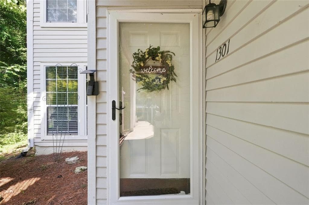 2 bedroom, 2 bathroom, 1,100 sq ft condominium for sale at 1301 Gettysburg Place, Sandy Springs, GA 30350 — photo 4