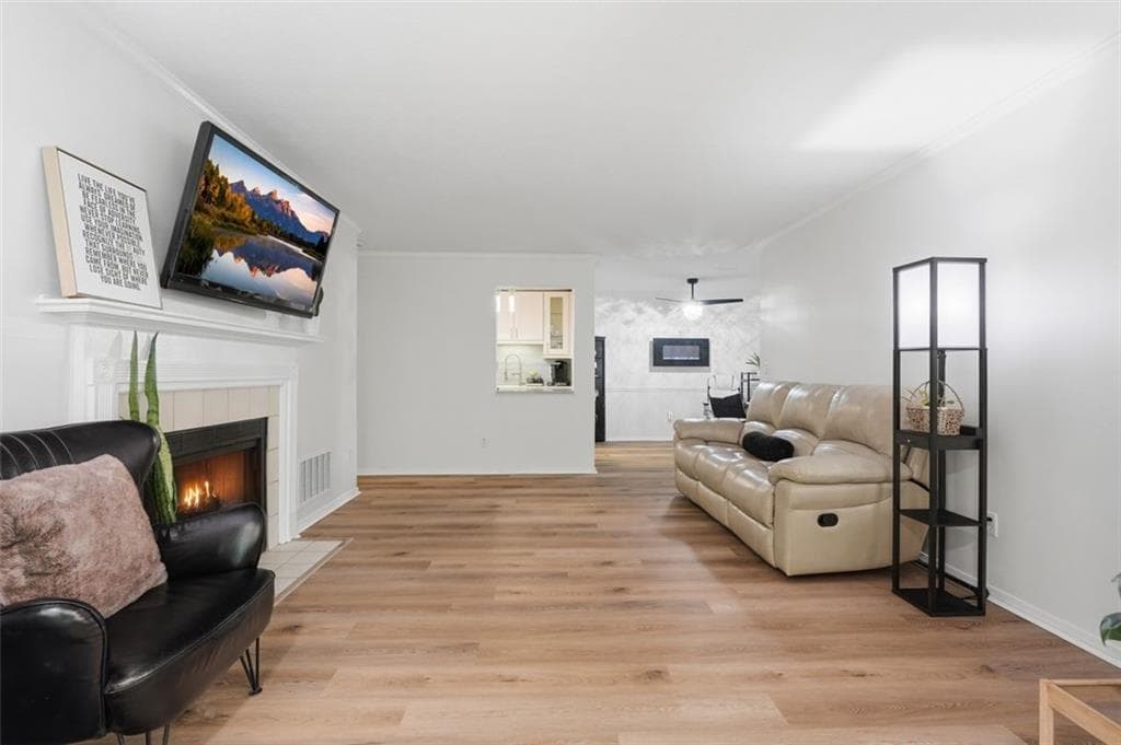 2 bedroom, 2 bathroom, 1,100 sq ft condominium for sale at 1301 Gettysburg Place, Sandy Springs, GA 30350 — photo 9