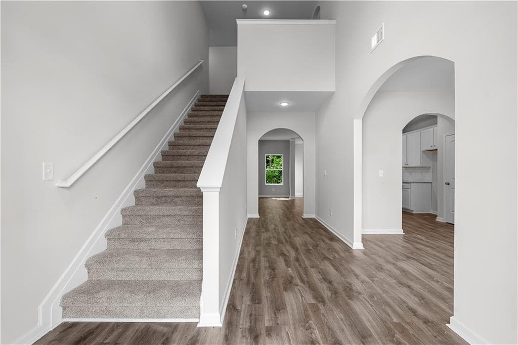 5 bedroom, 3 bathroom, 2,400 sq ft single family residence for sale at 487 Charleston Place, Villa Rica, GA 30180 — photo 3