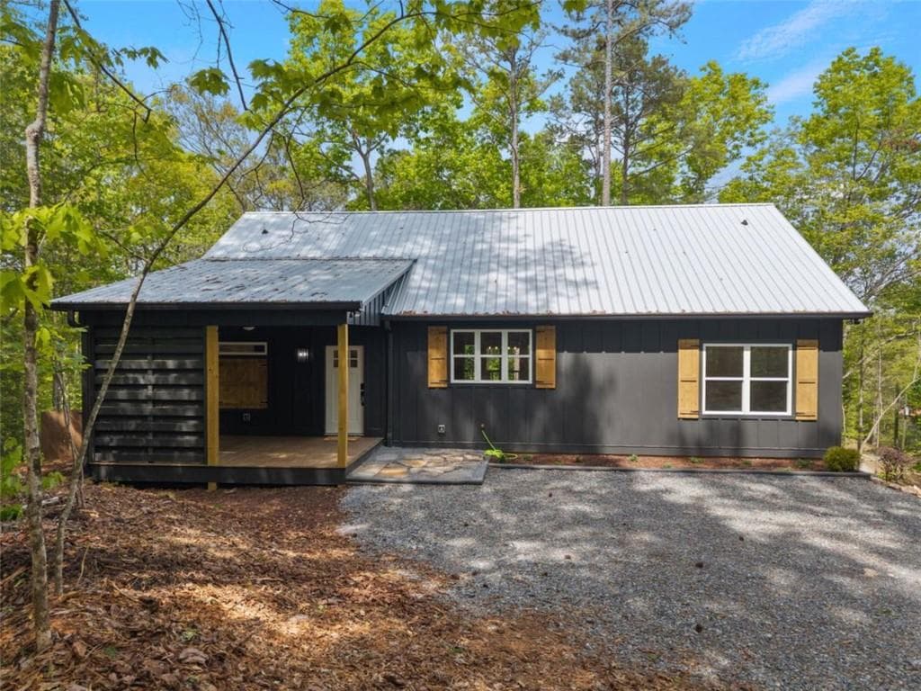 3 bedroom, 2 bathroom, 2,880 sq ft single family residence for sale at 52 Otto Court, Ellijay, GA 30540 — photo 4