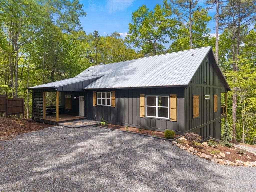 3 bedroom, 2 bathroom, 2,880 sq ft single family residence for sale at 52 Otto Court, Ellijay, GA 30540 — photo 5