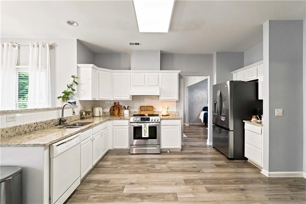 4 bedroom, 3 bathroom, 2,930 sq ft single family residence under contract at 5585 Martin Grove Drive, Lilburn, GA 30047 — photo 9
