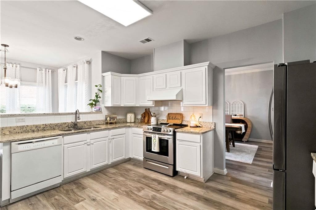 4 bedroom, 3 bathroom, 2,930 sq ft single family residence under contract at 5585 Martin Grove Drive, Lilburn, GA 30047 — photo 10