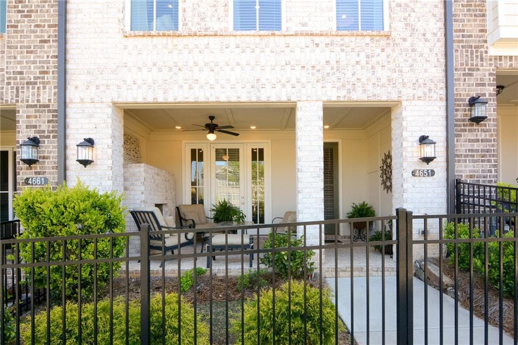 3 bedroom, 3 bathroom, 2,240 sq ft townhouse for sale at 4651 Lanarc Drive, Peachtree Corners, GA 30092 — photo 3