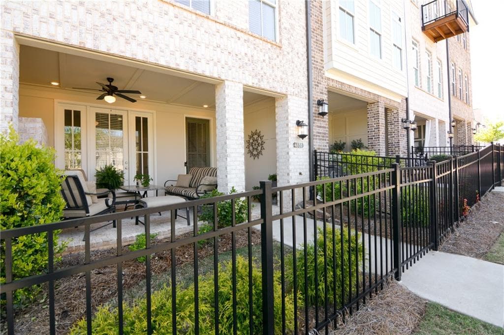 3 bedroom, 3 bathroom, 2,240 sq ft townhouse for sale at 4651 Lanarc Drive, Peachtree Corners, GA 30092 — photo 4
