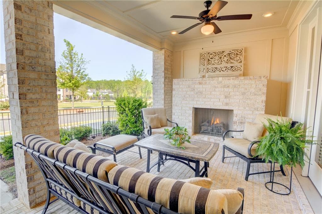 3 bedroom, 3 bathroom, 2,240 sq ft townhouse for sale at 4651 Lanarc Drive, Peachtree Corners, GA 30092 — photo 2