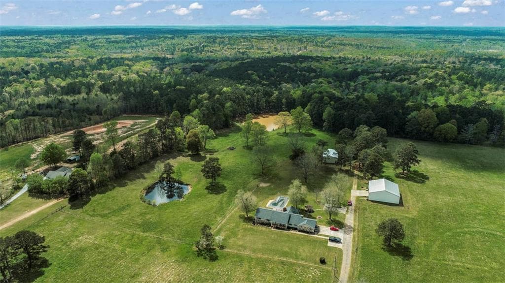 3 bedroom, 4 bathroom, 3,000 sq ft single family residence for sale at 161 Minter Drive, Hampton, GA 30228