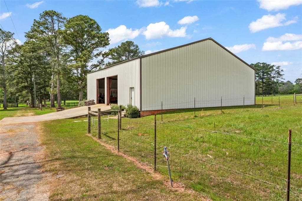 3 bedroom, 4 bathroom, 3,000 sq ft single family residence for sale at 161 Minter Drive, Hampton, GA 30228 — photo 4
