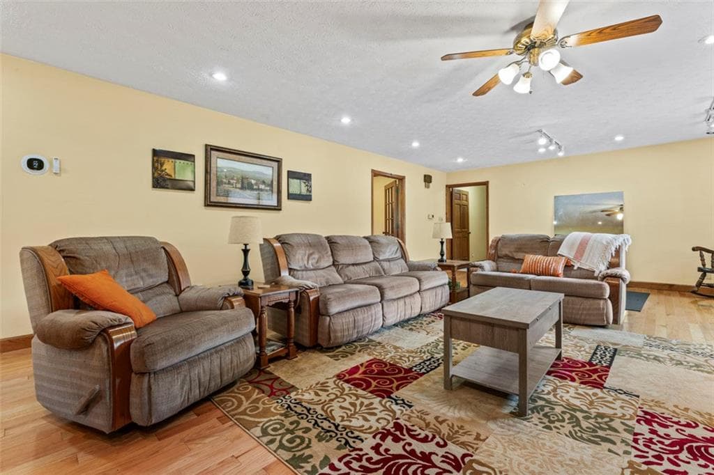 3 bedroom, 4 bathroom, 3,000 sq ft single family residence for sale at 161 Minter Drive, Hampton, GA 30228 — photo 10