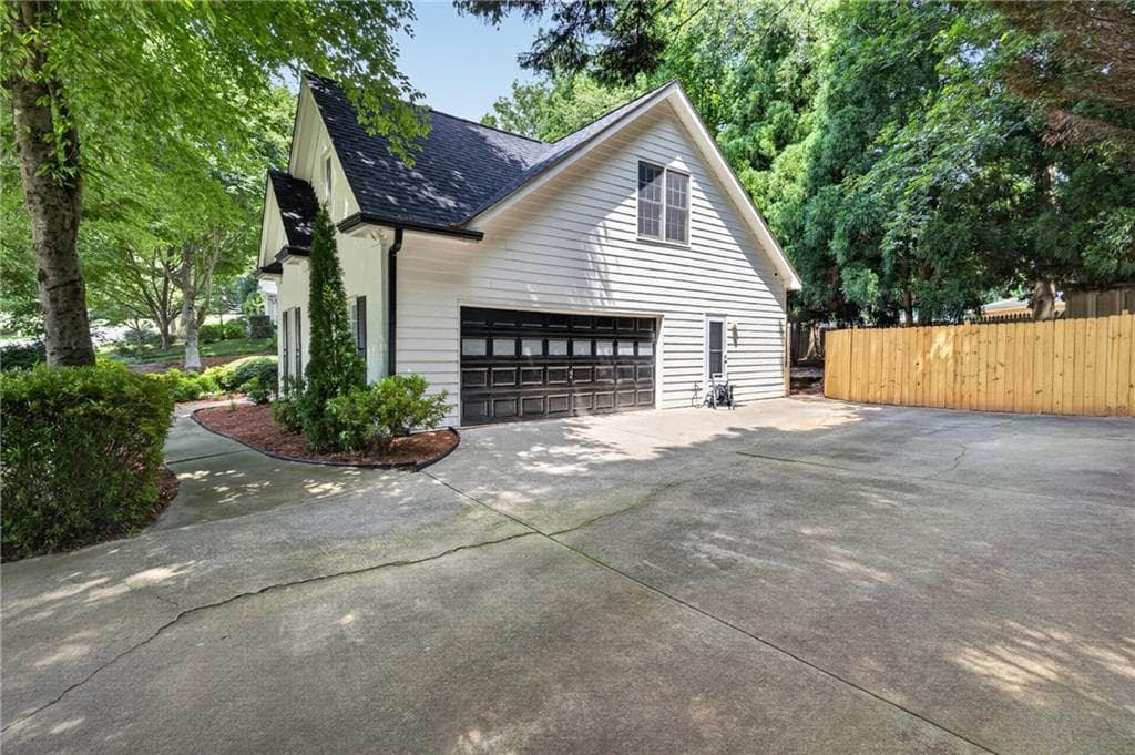 5 bedroom, 3 bathroom, 2,660 sq ft single family residence for rent at 4379 Depot Ridge Court, Buford, GA 30518 for $3,100 a month — photo 4