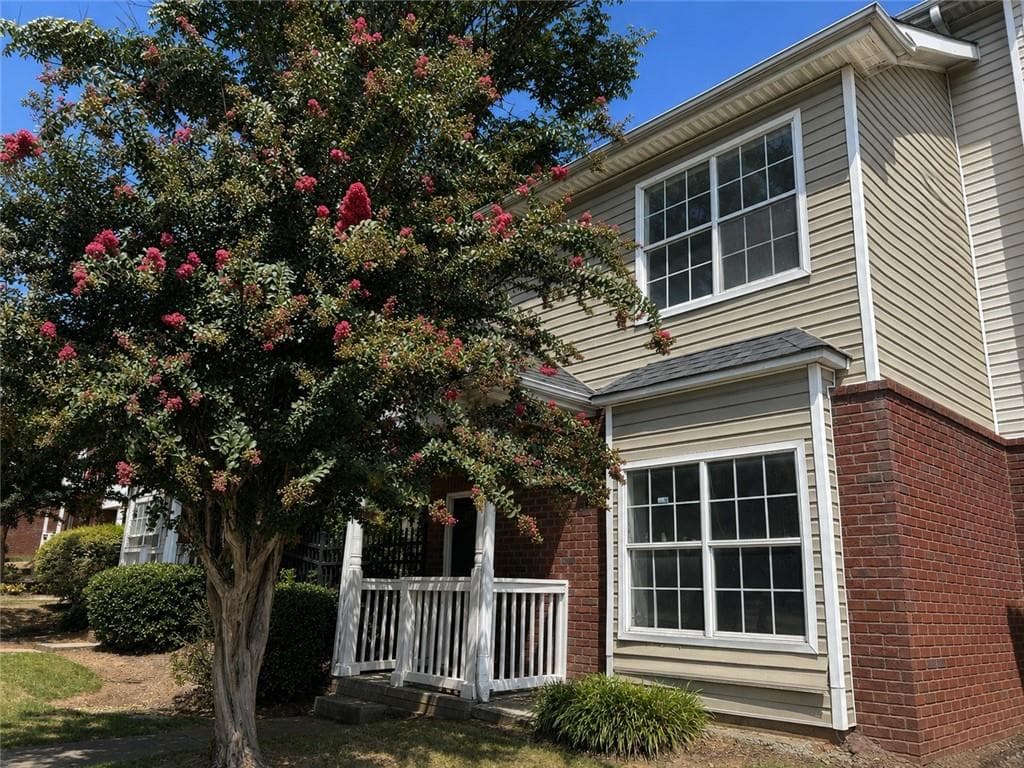 3 bedroom, 3 bathroom, 1,600 sq ft townhouse for sale at 253 Ralph David Abernathy Boulevard, Atlanta, GA 30312