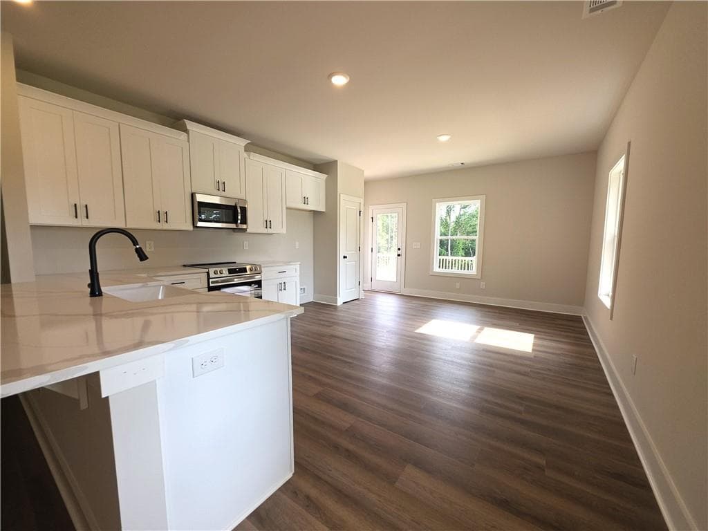 3 bedroom, 2 bathroom, 1,440 sq ft single family residence for sale at 2818 Holly Springs Road, Rockmart, GA 30153 — photo 5