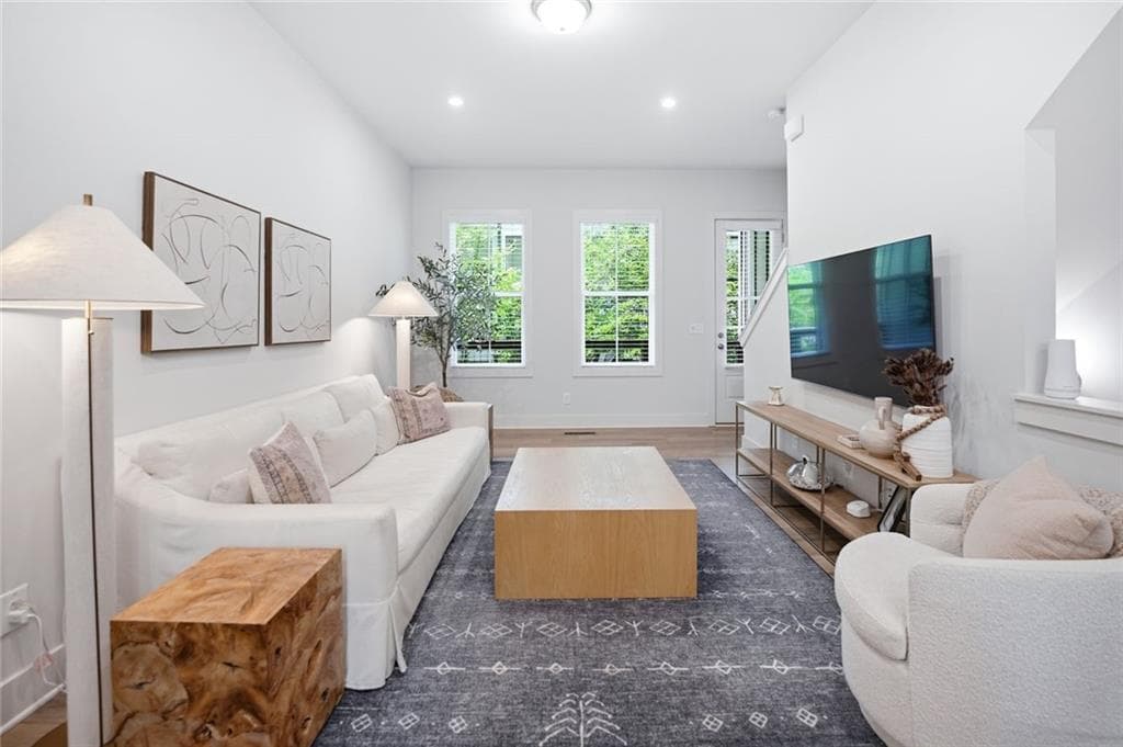 3 bedroom, 3 bathroom, 1,152 sq ft townhouse for sale at 317 Dilbeck Place, Atlanta, GA 30342 — photo 8