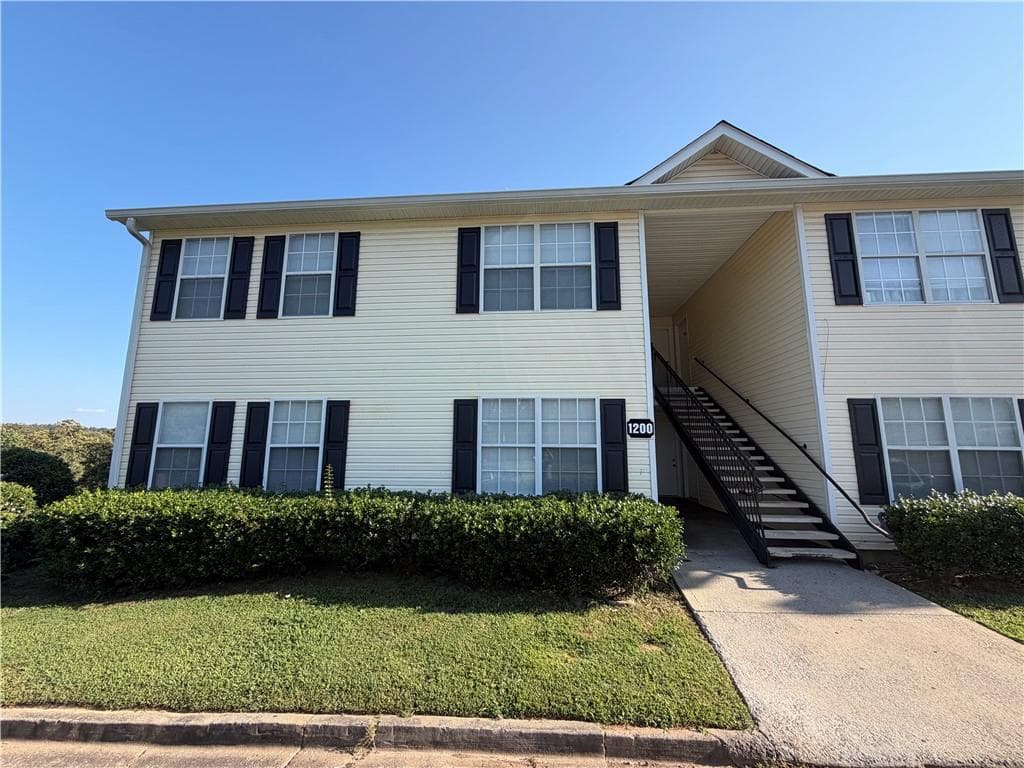 3 bedroom, 2 bathroom, 1,200 sq ft apartment for rent at 800 Stonehaven Circle 800, Cartersville, GA 30121 for $1,500 a month