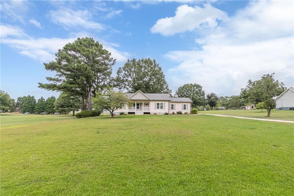 3 bedroom, 2 bathroom, 1,514 sq ft single family residence for sale at 1275 Lake Dow Road, Mcdonough, GA 30252 — photo 2