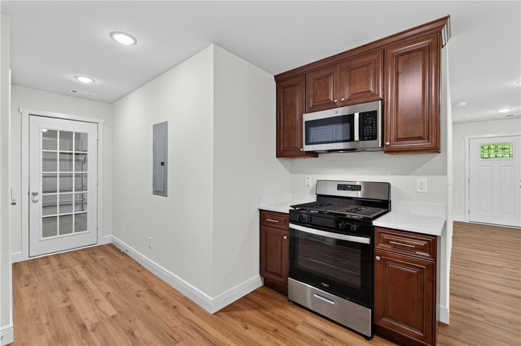 3 bedroom, 2 bathroom, 1,514 sq ft single family residence for sale at 1275 Lake Dow Road, Mcdonough, GA 30252 — photo 4
