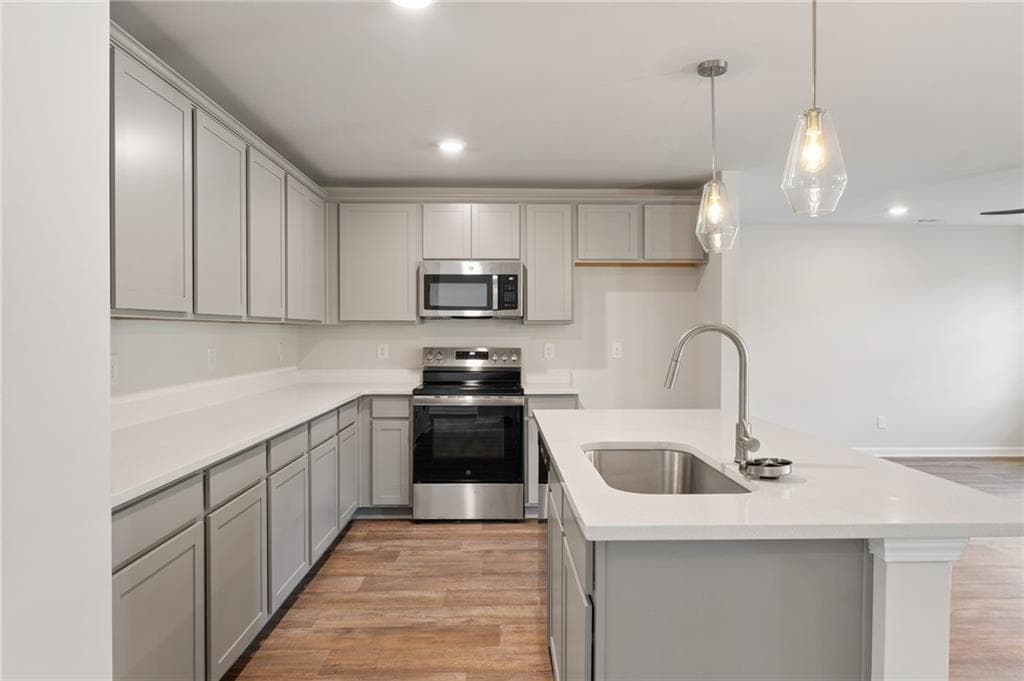 4 bedroom, 3 bathroom, 1,900 sq ft single family residence for sale at 724 Lipizzan Trace, Hogansville, GA 30230 — photo 3