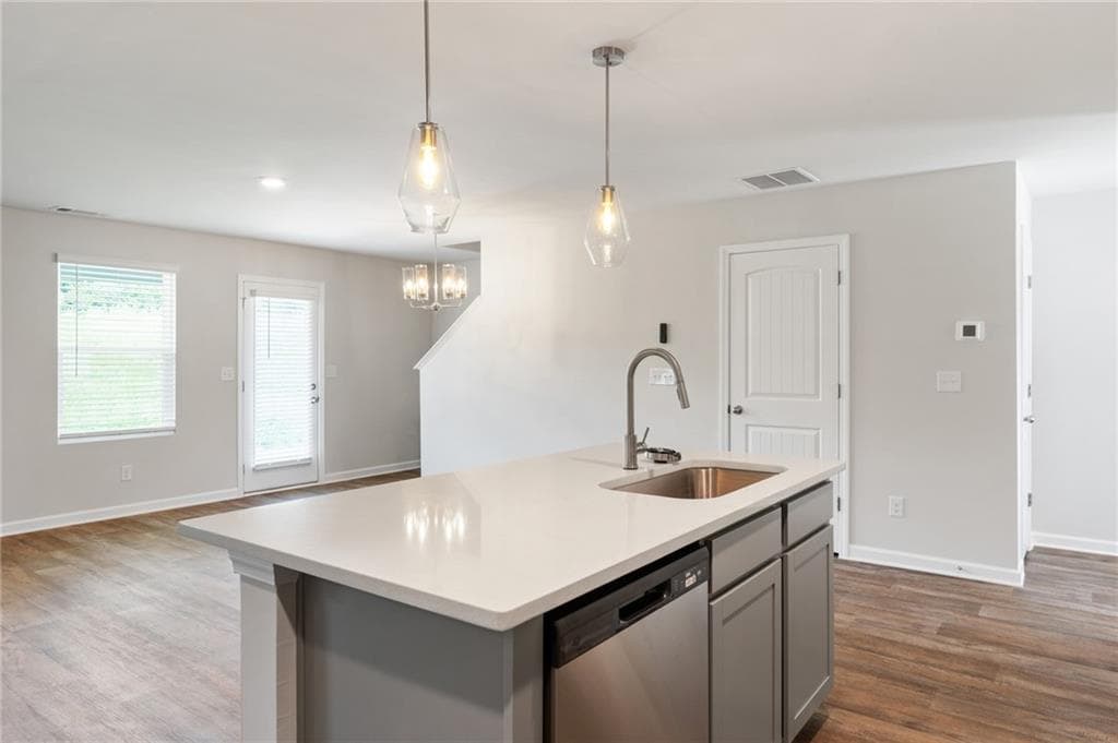 4 bedroom, 3 bathroom, 1,900 sq ft single family residence for sale at 724 Lipizzan Trace, Hogansville, GA 30230 — photo 4