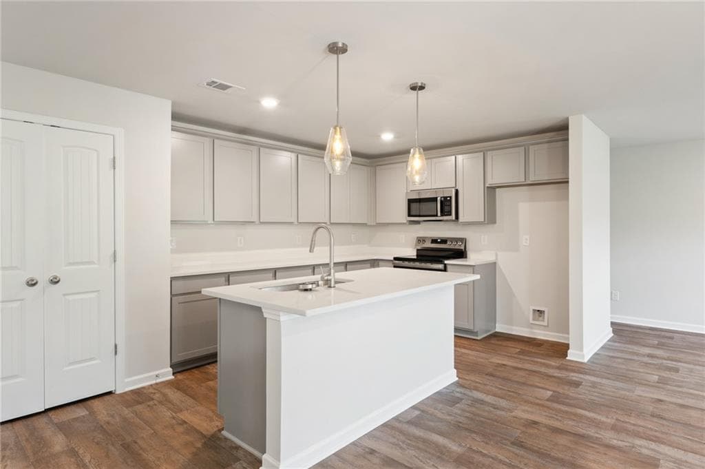 4 bedroom, 3 bathroom, 1,900 sq ft single family residence for sale at 724 Lipizzan Trace, Hogansville, GA 30230 — photo 6