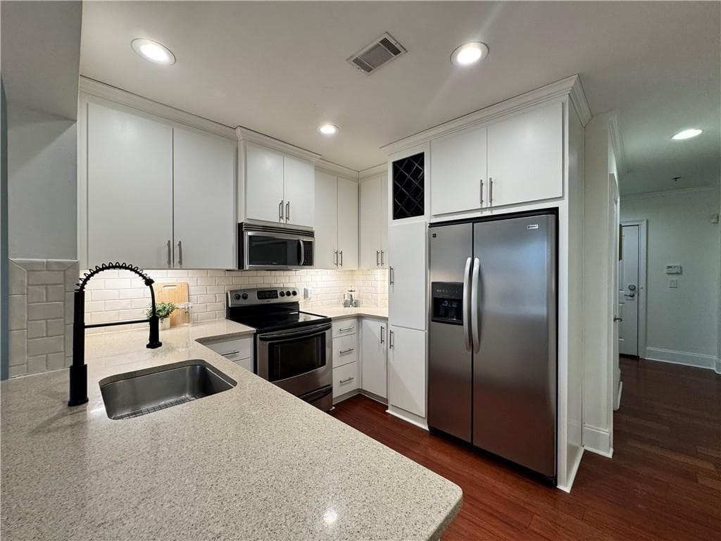 2 bedroom, 2 bathroom, 1,218 sq ft condominium for rent at 2277 Peachtree Road 510, Atlanta, GA 30309 for $2,400 a month — photo 9