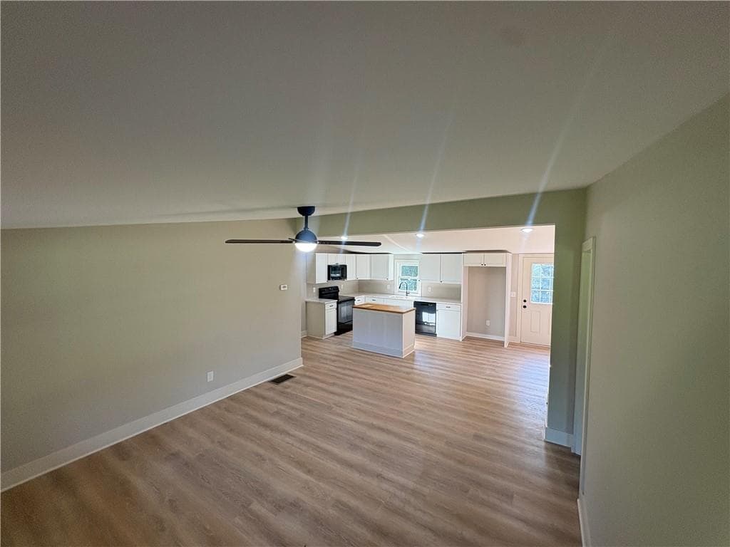 3 bedroom, 2 bathroom, 1,800 sq ft single family residence for sale at 2032 Four Notch Road, Carrollton, GA 30116 — photo 3