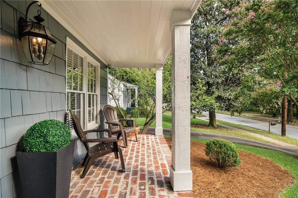 3 bedroom, 2 bathroom, 1,908 sq ft single family residence for sale at 19 Alden Avenue, Atlanta, GA 30309 — photo 3