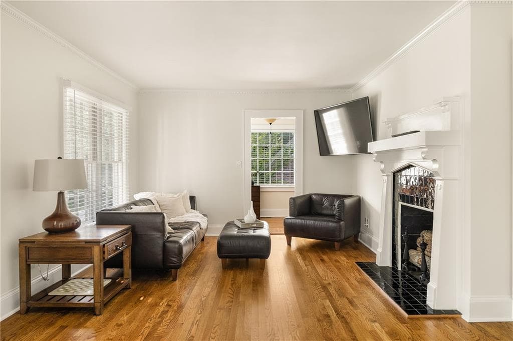 3 bedroom, 2 bathroom, 1,908 sq ft single family residence for sale at 19 Alden Avenue, Atlanta, GA 30309 — photo 5