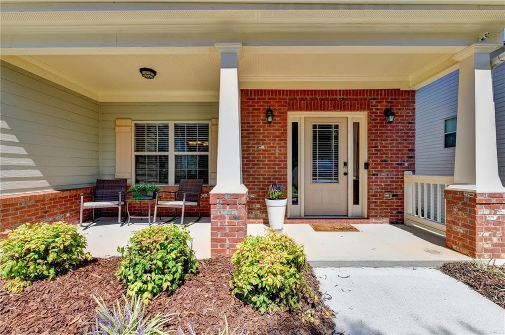 4 bedroom, 3 bathroom, 2,443 sq ft single family residence for sale at 5691 Crest Hill Drive, Buford, GA 30518 — photo 2