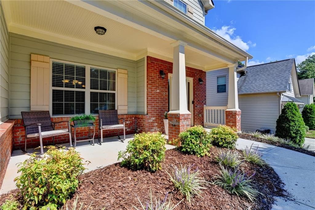 4 bedroom, 3 bathroom, 2,443 sq ft single family residence for sale at 5691 Crest Hill Drive, Buford, GA 30518 — photo 3