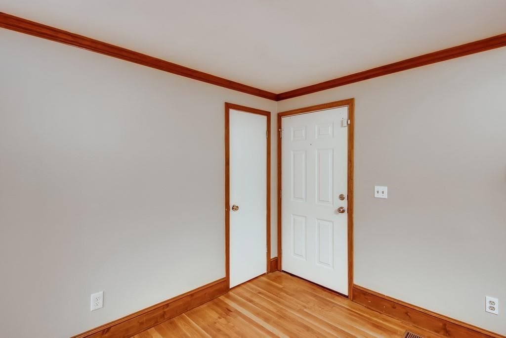 7 bedroom, 4 bathroom, 4,842 sq ft single family residence for sale at 352 Wingo Street, Norcross, GA 30071 — photo 4