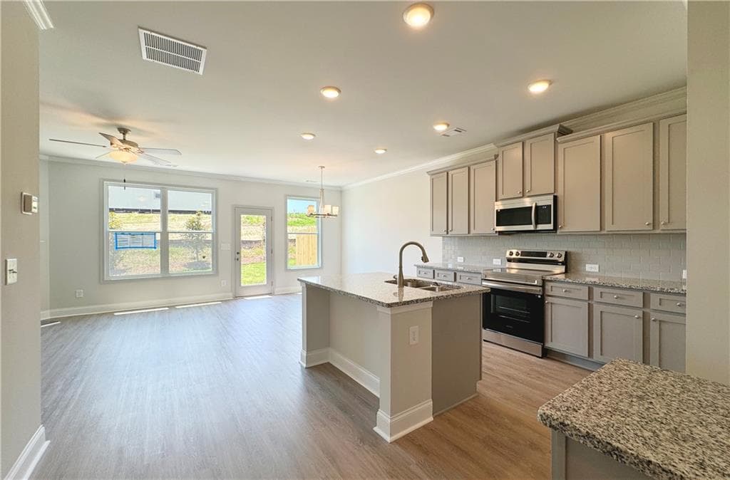 3 bedroom, 3 bathroom, 1,823 sq ft townhouse for sale at 3966 Streamlet Way, Gainesville, GA 30506 — photo 4