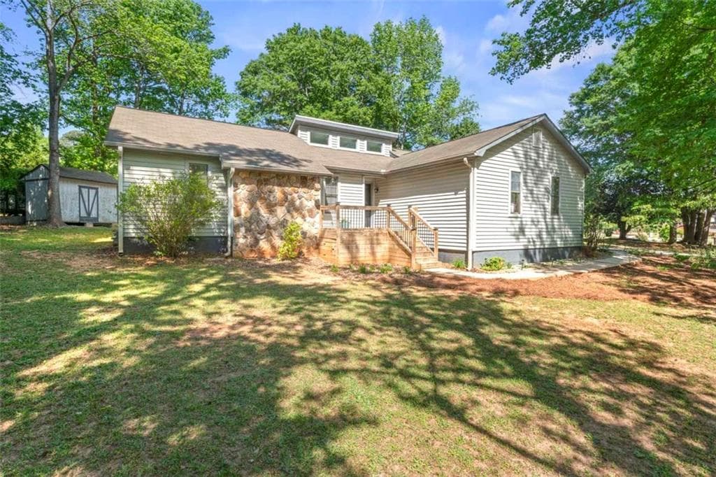 3 bedroom, 2 bathroom, 1,704 sq ft single family residence for sale at 175 Hol Mar Trail, Mcdonough, GA 30253 — photo 1 of 21