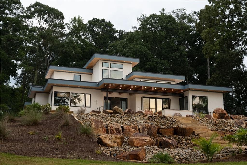 4 bedroom, 5 bathroom, 5,200 sq ft single family residence for rent at 3258 S Bay Drive, Jonesboro, GA 30236 for $22,000 a month — photo 3