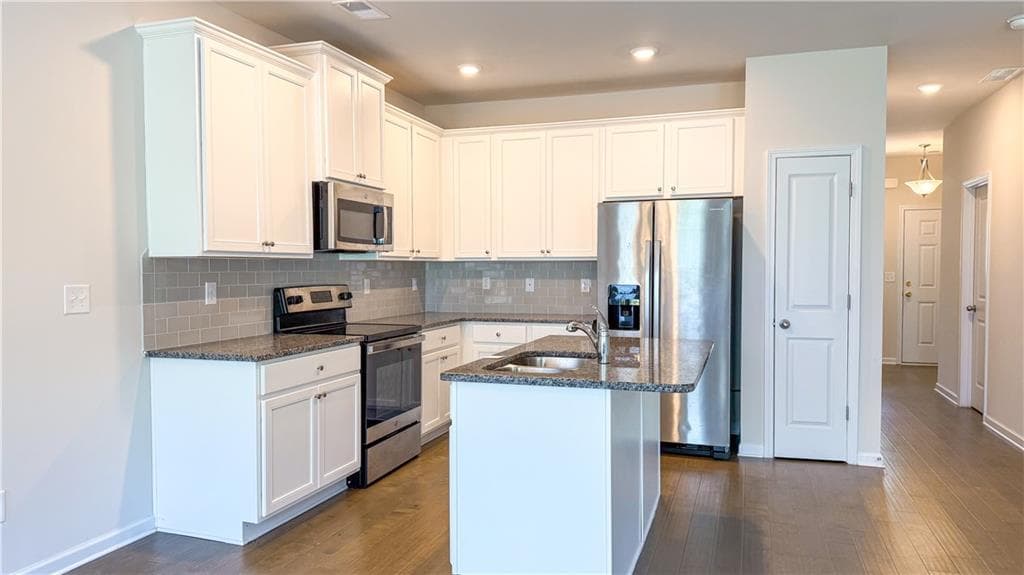 3 bedroom, 3 bathroom, 1,538 sq ft townhouse for sale at 3472 Lakeview Creek, Lithonia, GA 30038 — photo 5
