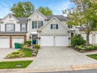 3 bedroom, 3 bathroom, 1,776 sq ft townhouse for sale at 129 Regent Place, Woodstock, GA 30188 — photo 2
