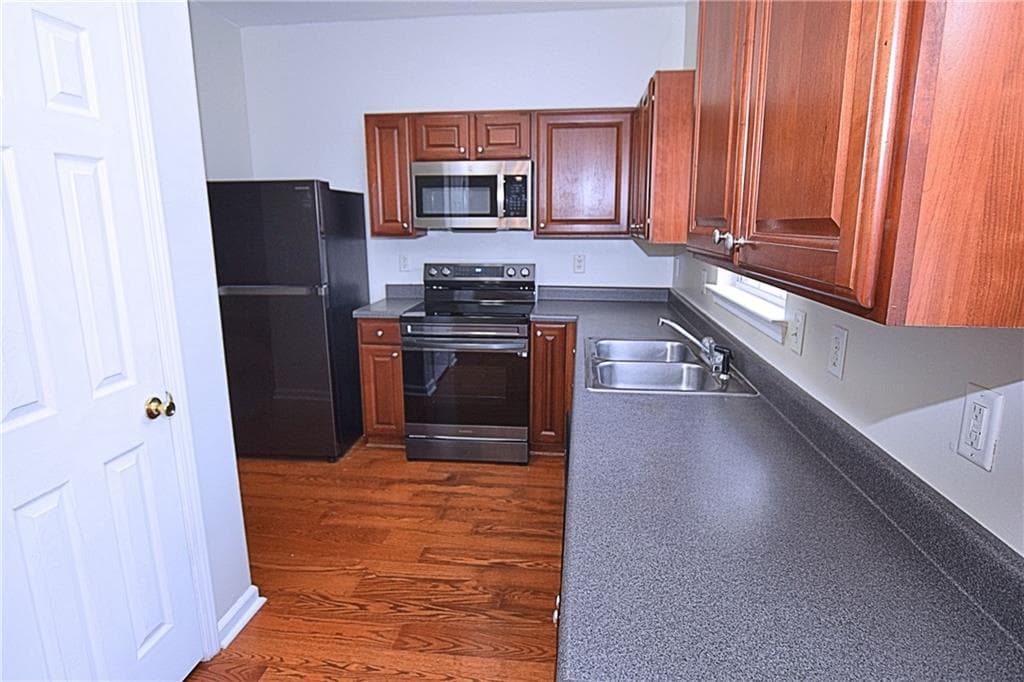 2 bedroom, 3 bathroom, 1,602 sq ft townhouse for rent at 3833 Pleasant Oaks Drive, Lawrenceville, GA 30044 for $1,850 a month — photo 3
