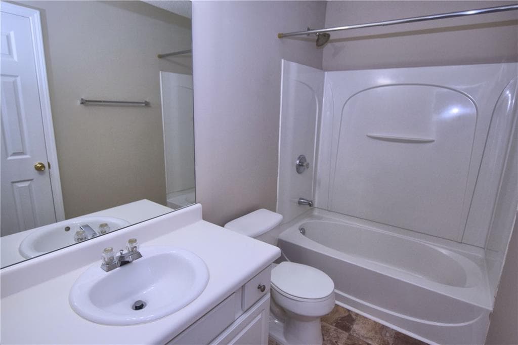 2 bedroom, 3 bathroom, 1,602 sq ft townhouse for rent at 3833 Pleasant Oaks Drive, Lawrenceville, GA 30044 for $1,850 a month — photo 6