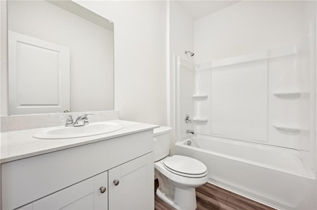 4 bedroom, 2 bathroom, 1,827 sq ft single family residence for sale at 32 Crescent Boulevard, Carrollton, GA 30116 — photo 3