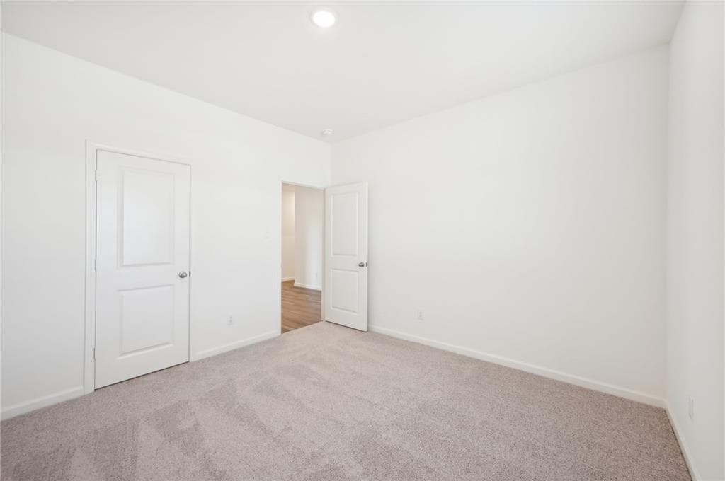 4 bedroom, 2 bathroom, 1,827 sq ft single family residence for sale at 32 Crescent Boulevard, Carrollton, GA 30116 — photo 5