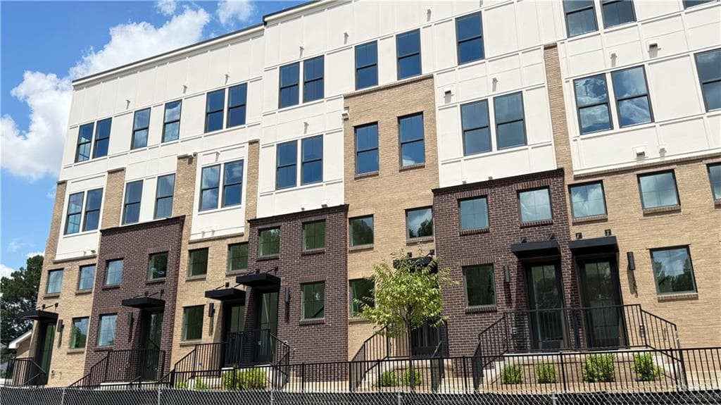 2 bedroom, 2 bathroom, 1,122 sq ft townhouse for rent at 201 New Street 1101, Decatur, GA 30030 for $2,795 a month — photo 1 of 48