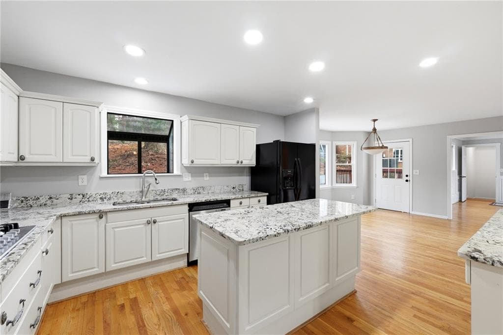 4 bedroom, 4 bathroom, 3,281 sq ft single family residence for rent at 220 Clipper Bay Drive, Alpharetta, GA 30005 for $4,200 a month — photo 8