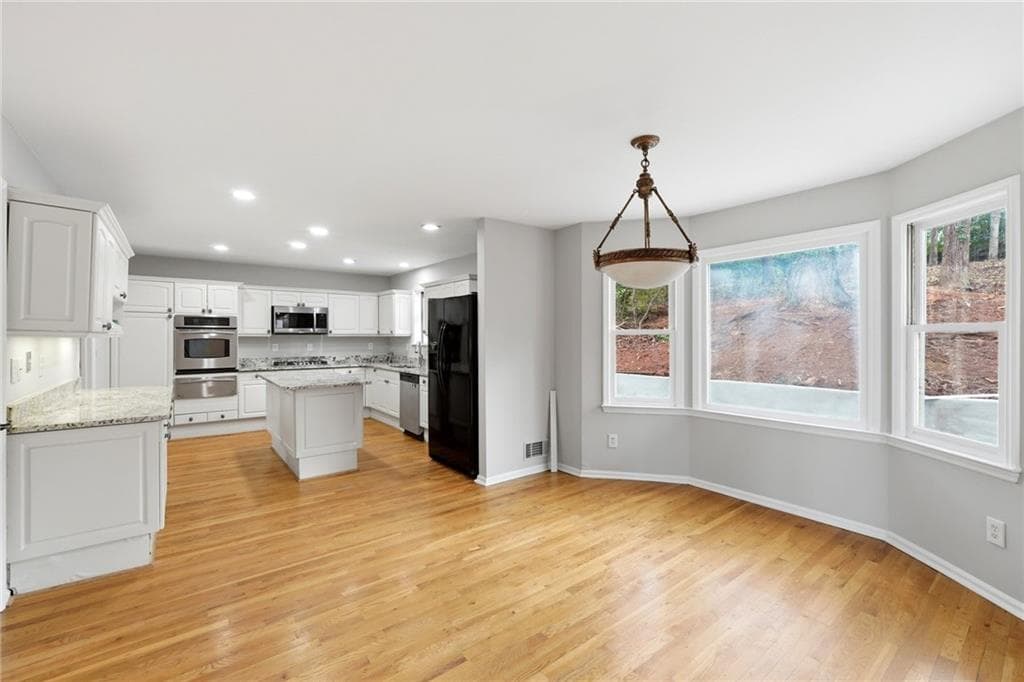 4 bedroom, 4 bathroom, 3,281 sq ft single family residence for rent at 220 Clipper Bay Drive, Alpharetta, GA 30005 for $4,200 a month — photo 10