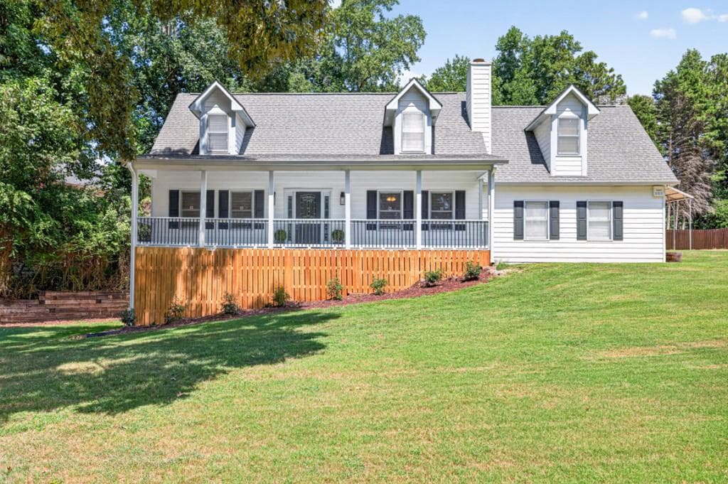 4 bedroom, 4 bathroom, 2,866 sq ft single family residence under contract at 5229 Lanton Circle, Gainesville, GA 30504