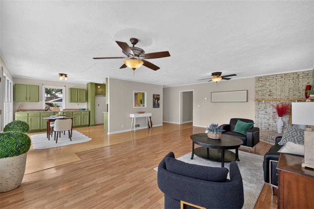 3 bedroom, 1 bathroom, 1,440 sq ft single family residence for sale at 976 SW Walker Lake Road, Conyers, GA 30094 — photo 7