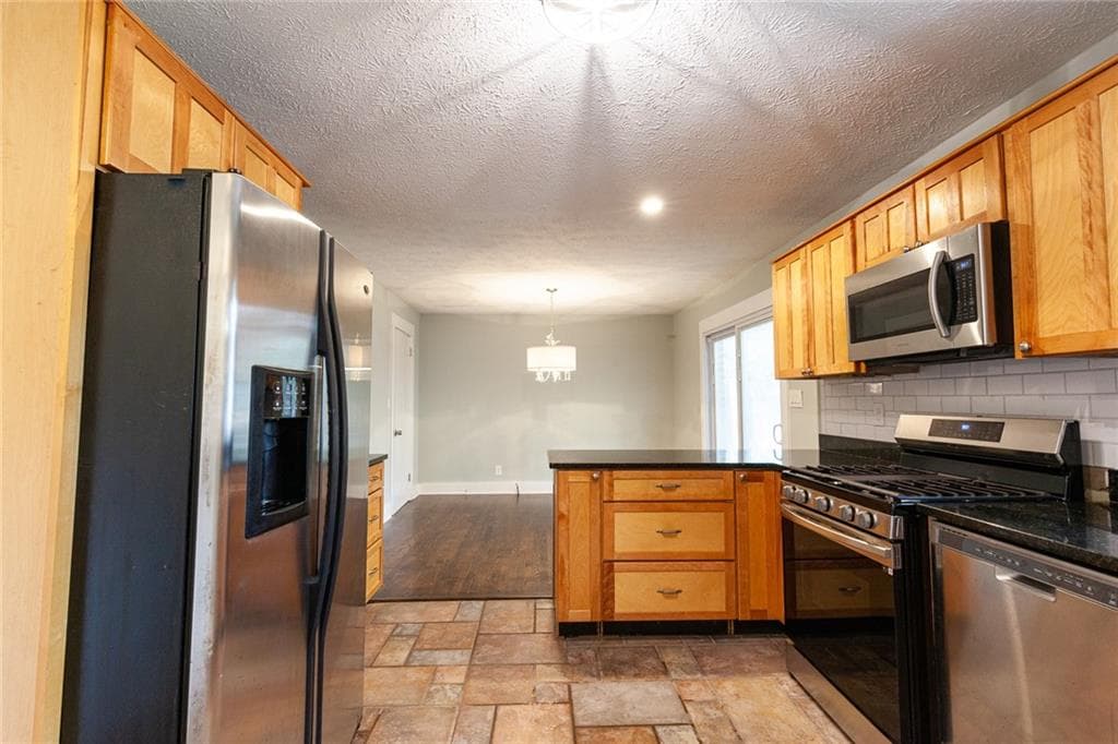3 bedroom, 2 bathroom, 1,215 sq ft single family residence for rent at 2971 Stratford Arms Drive, Chamblee, GA 30341 for $2,150 a month — photo 3