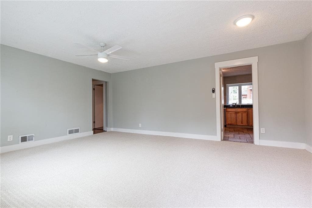 3 bedroom, 2 bathroom, 1,215 sq ft single family residence for rent at 2971 Stratford Arms Drive, Chamblee, GA 30341 for $2,150 a month — photo 4